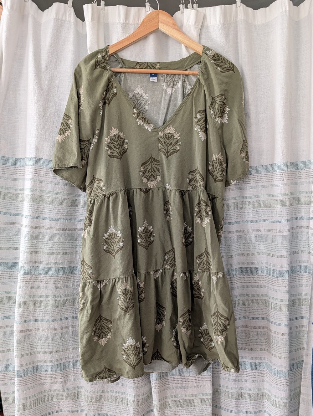 Old Navy tiered olive green and floral above knee dress XL